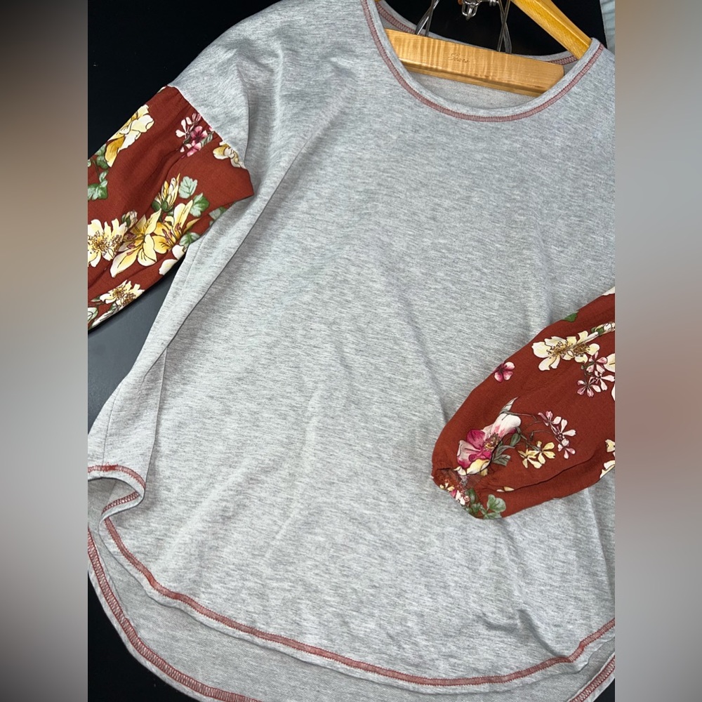 Twenty Second 22nd Long Sleeve Floral Sleeve Blouse Size Large EUC
